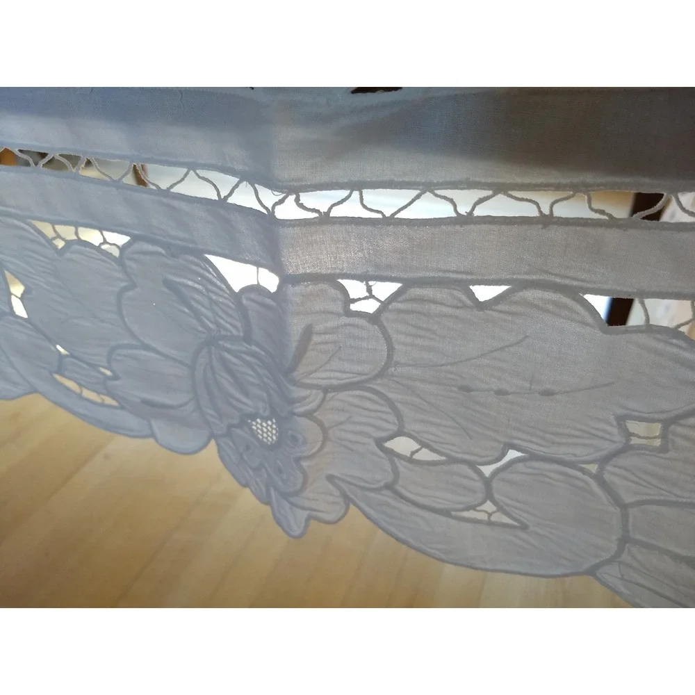 Lace TABLECLOTH 116